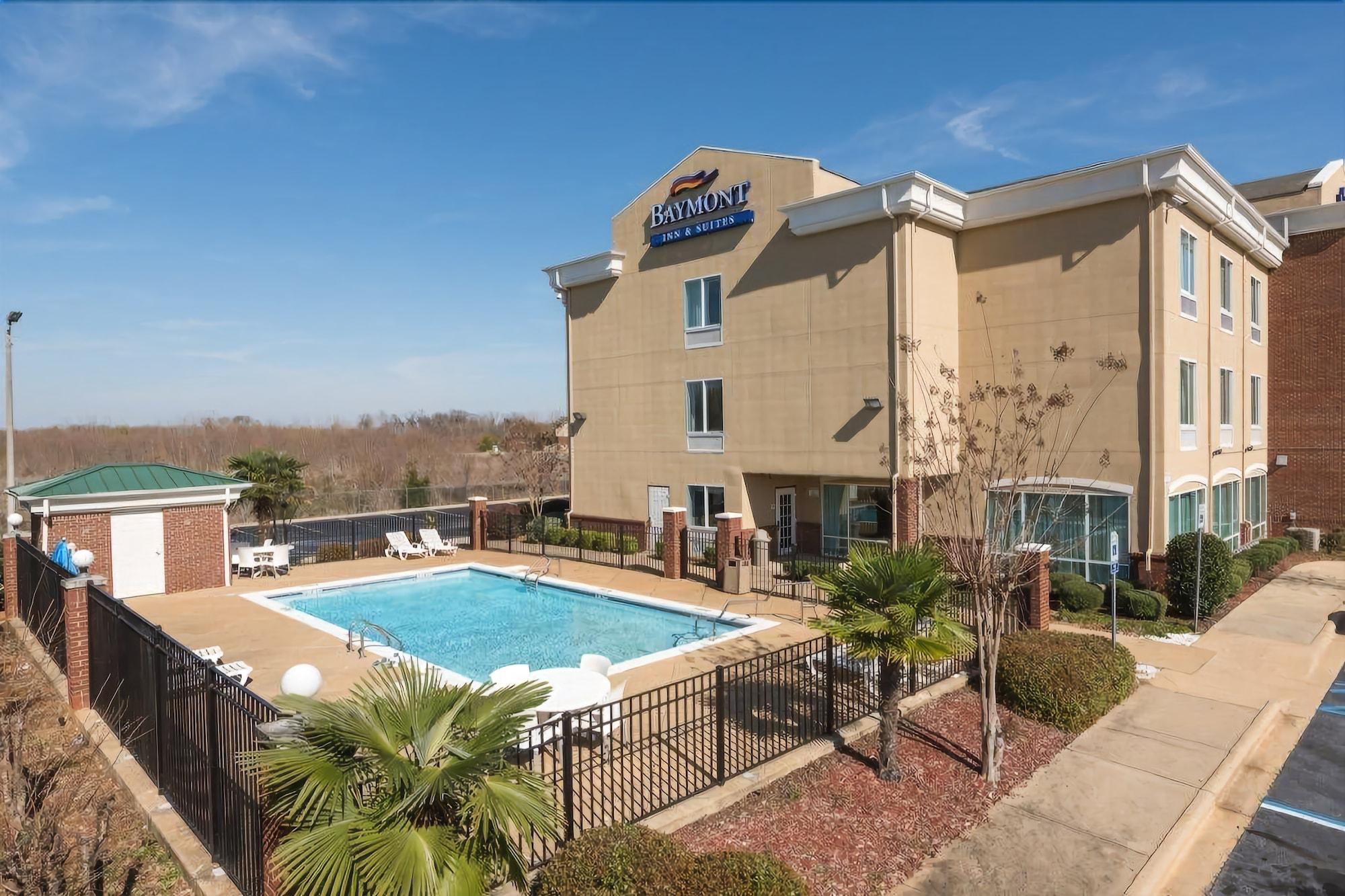 Baymont By Wyndham Montgomery South Esterno foto