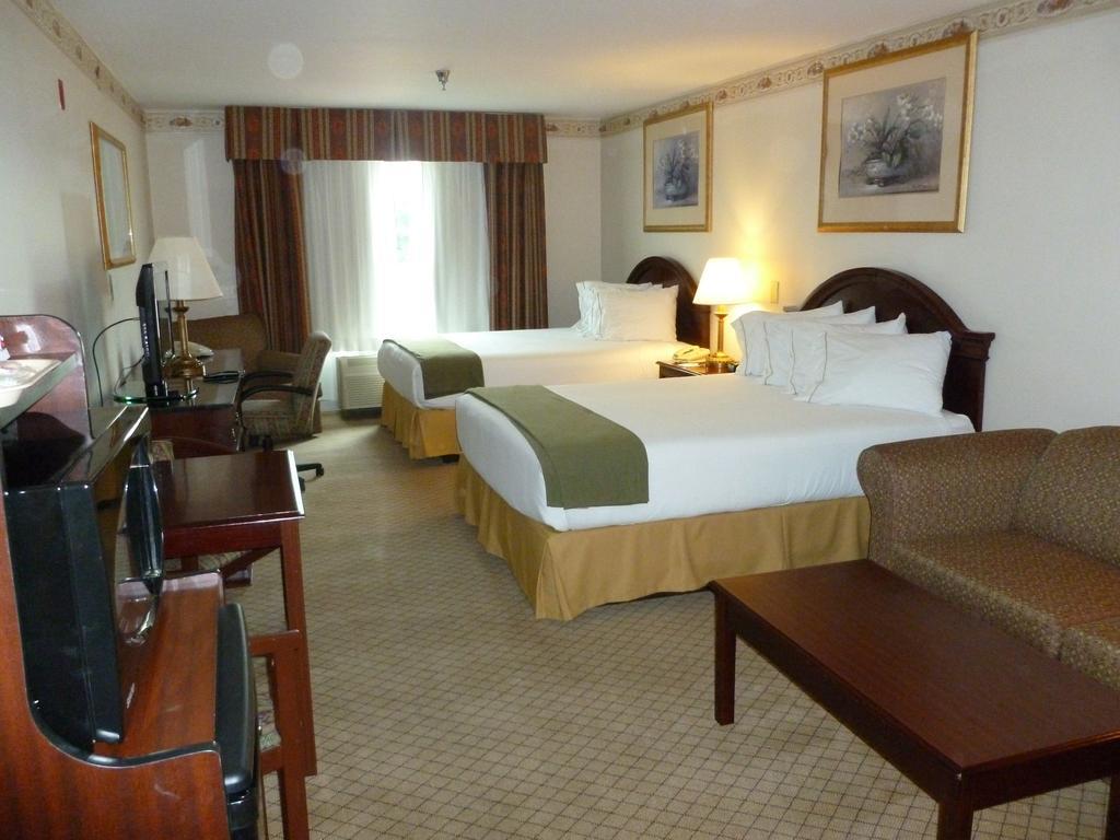 Baymont By Wyndham Montgomery South Esterno foto
