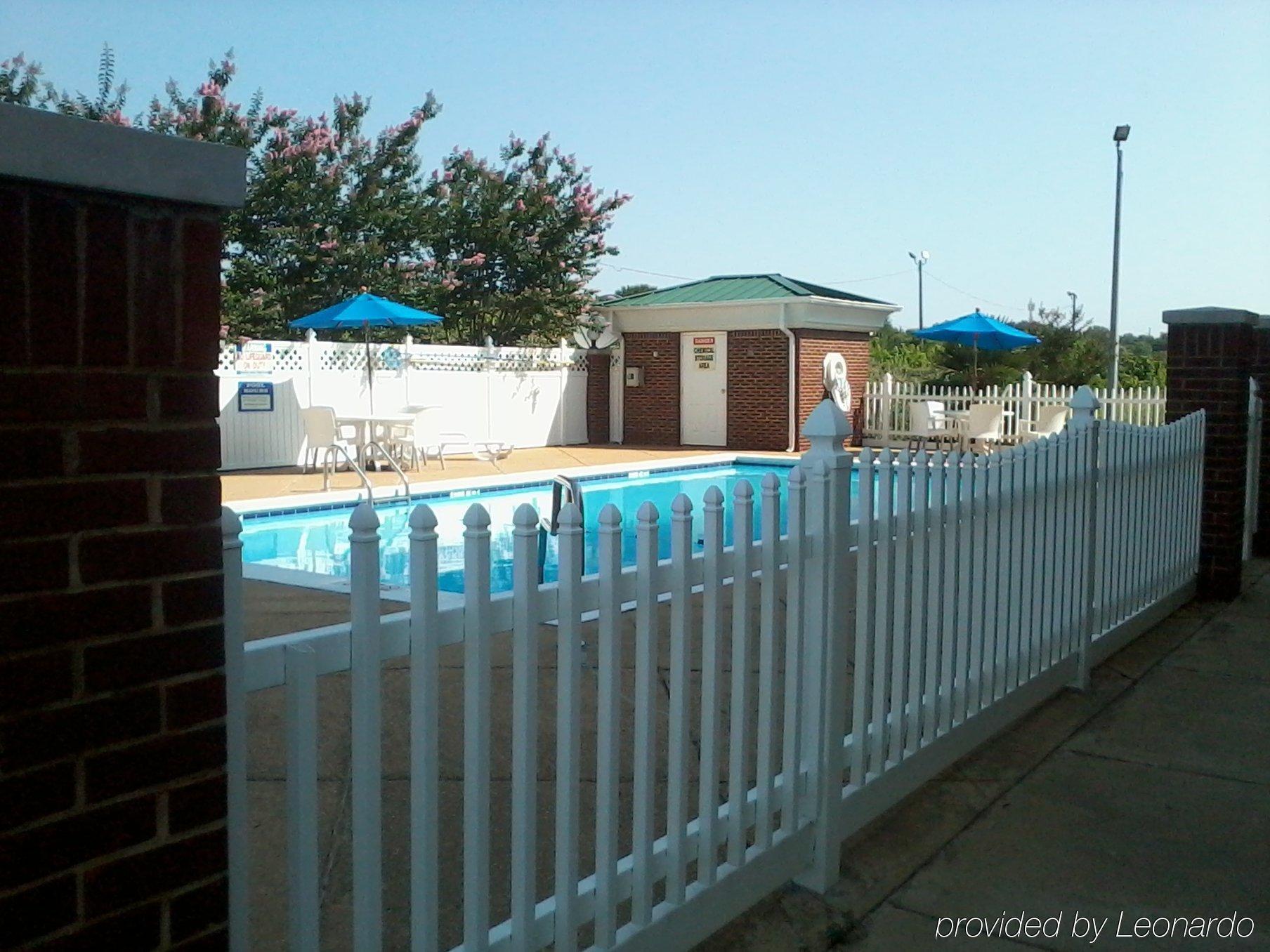Baymont By Wyndham Montgomery South Esterno foto